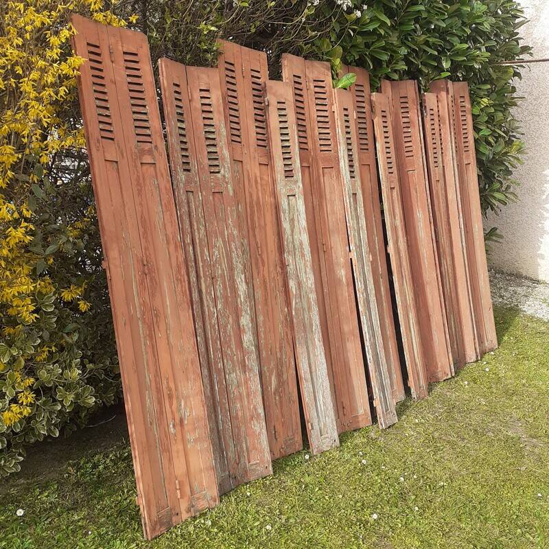 Volets anciens persiennes en parties hautes panneaux pliants bois massif