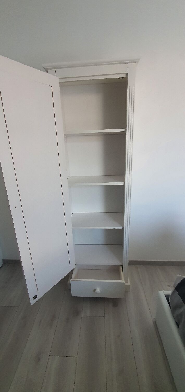 Hosiery cabinet