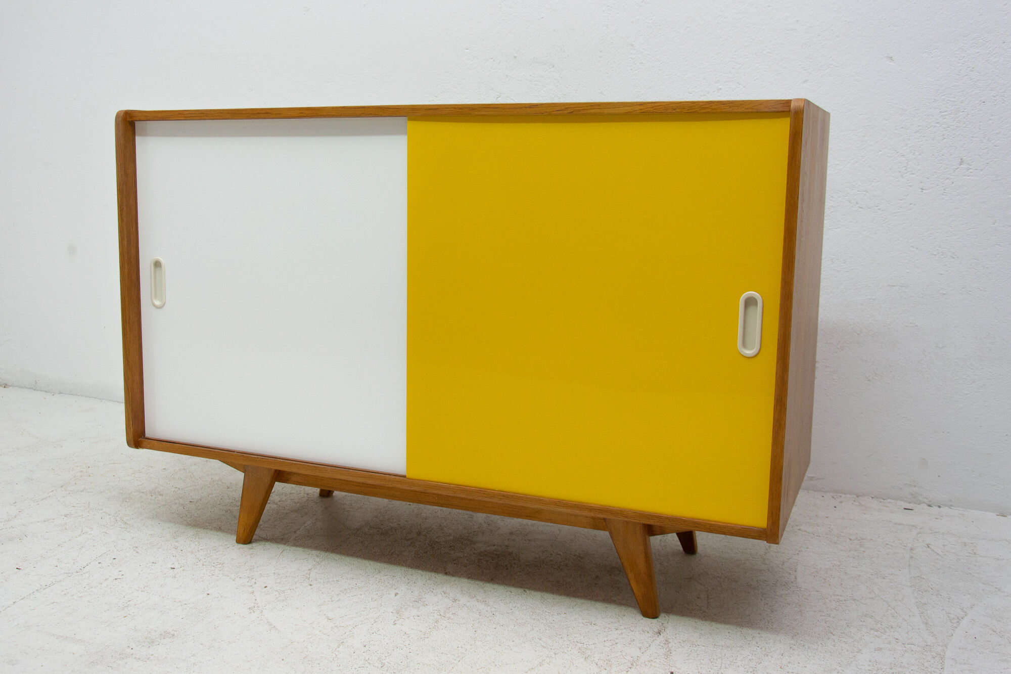 Fully restored mid century sideboard U-452 by Jiří Jiroutek, 1960´s, Czechoslovakia