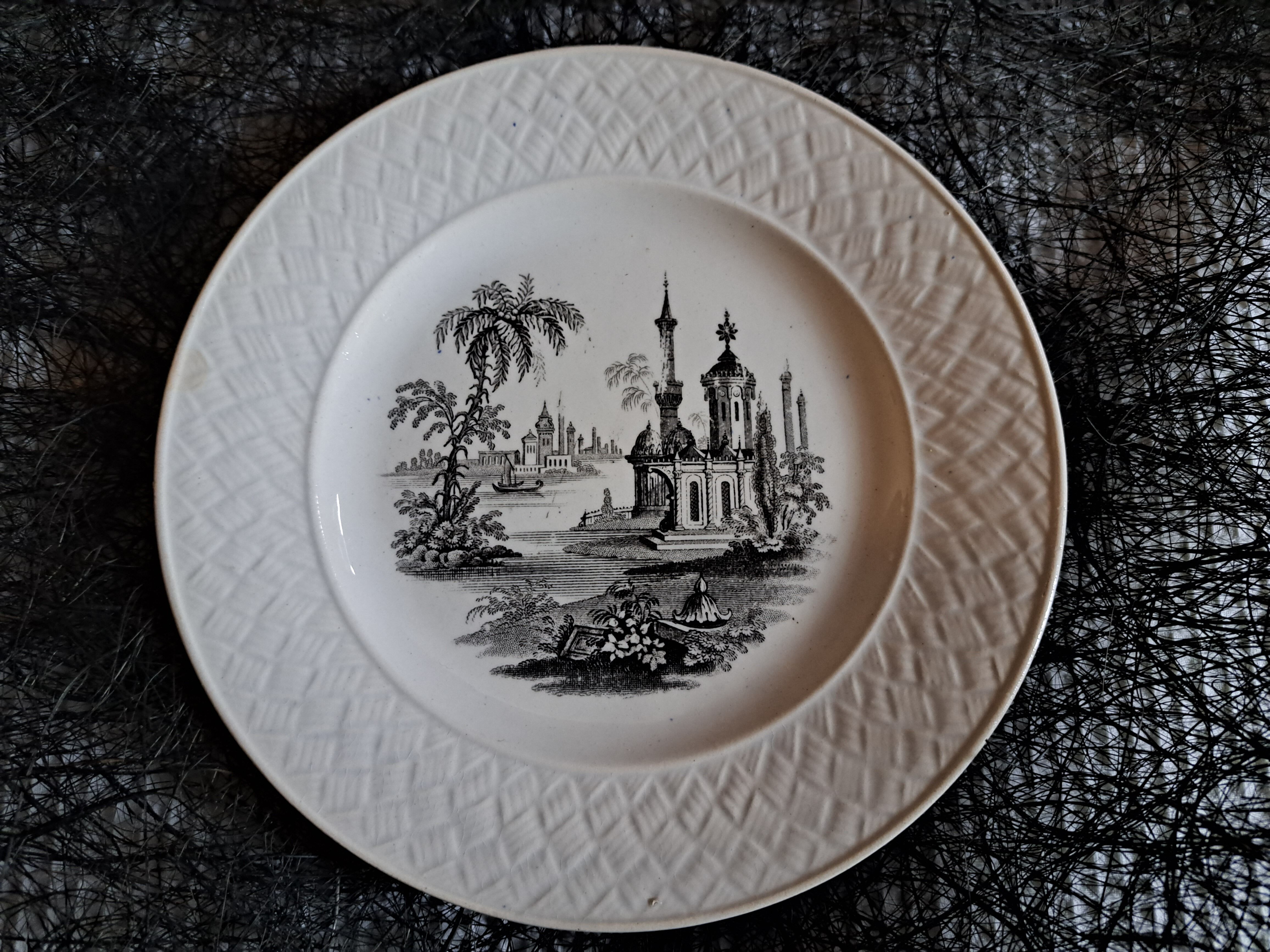 Plate David Johnston oriental décor monochrome black J. Vieillard Bordeaux
