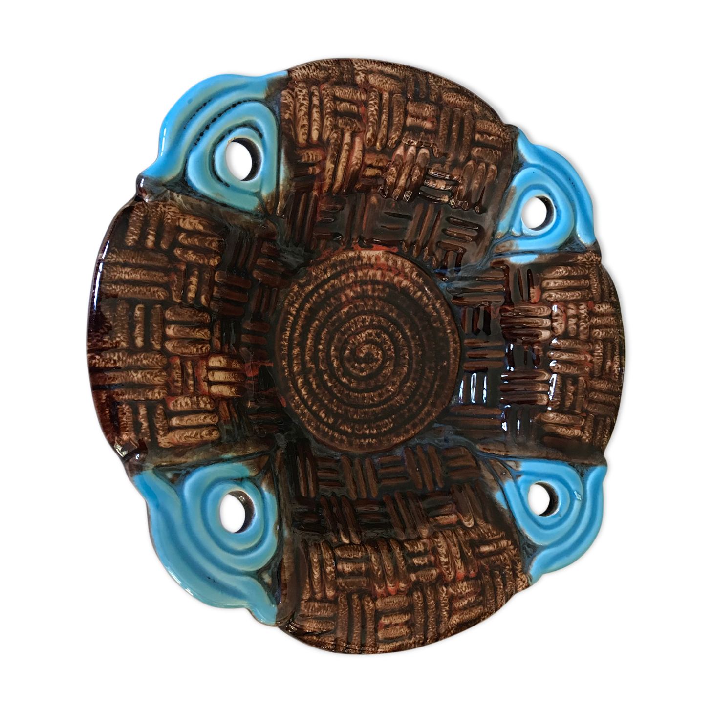 Empty-pocket ceramic cup