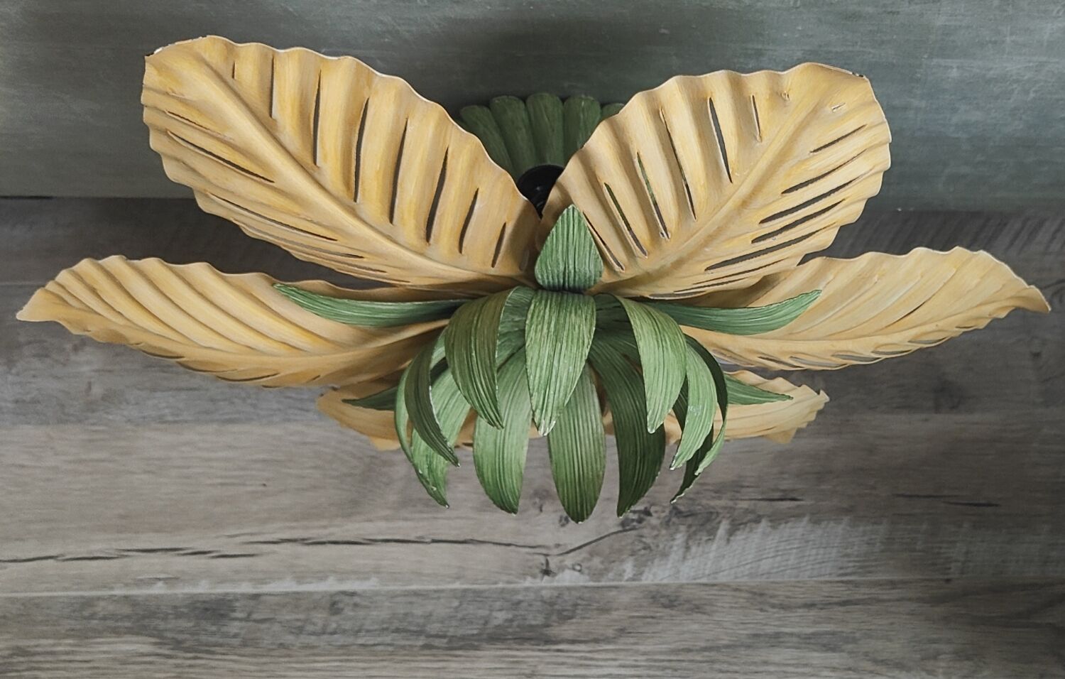 Vintage flower ceiling lamp