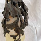 Daum Art Nouveau style lamp in wrought iron, unsigned