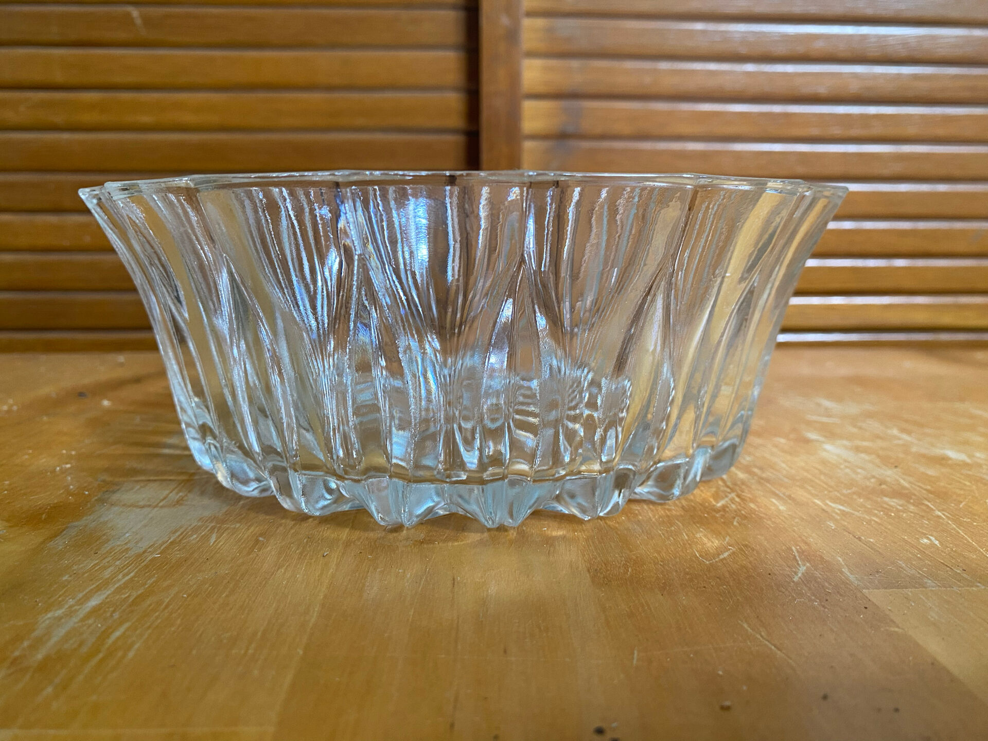 Salad bowl + 6 glass fruit cups for ice cream, mousse, chocolate, vintage moulded glass