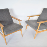 Paire de fauteuils Ąžuolas par Valerija Ema Cukermanienė pour Vilniaus Baldų Kombinatas, 1968