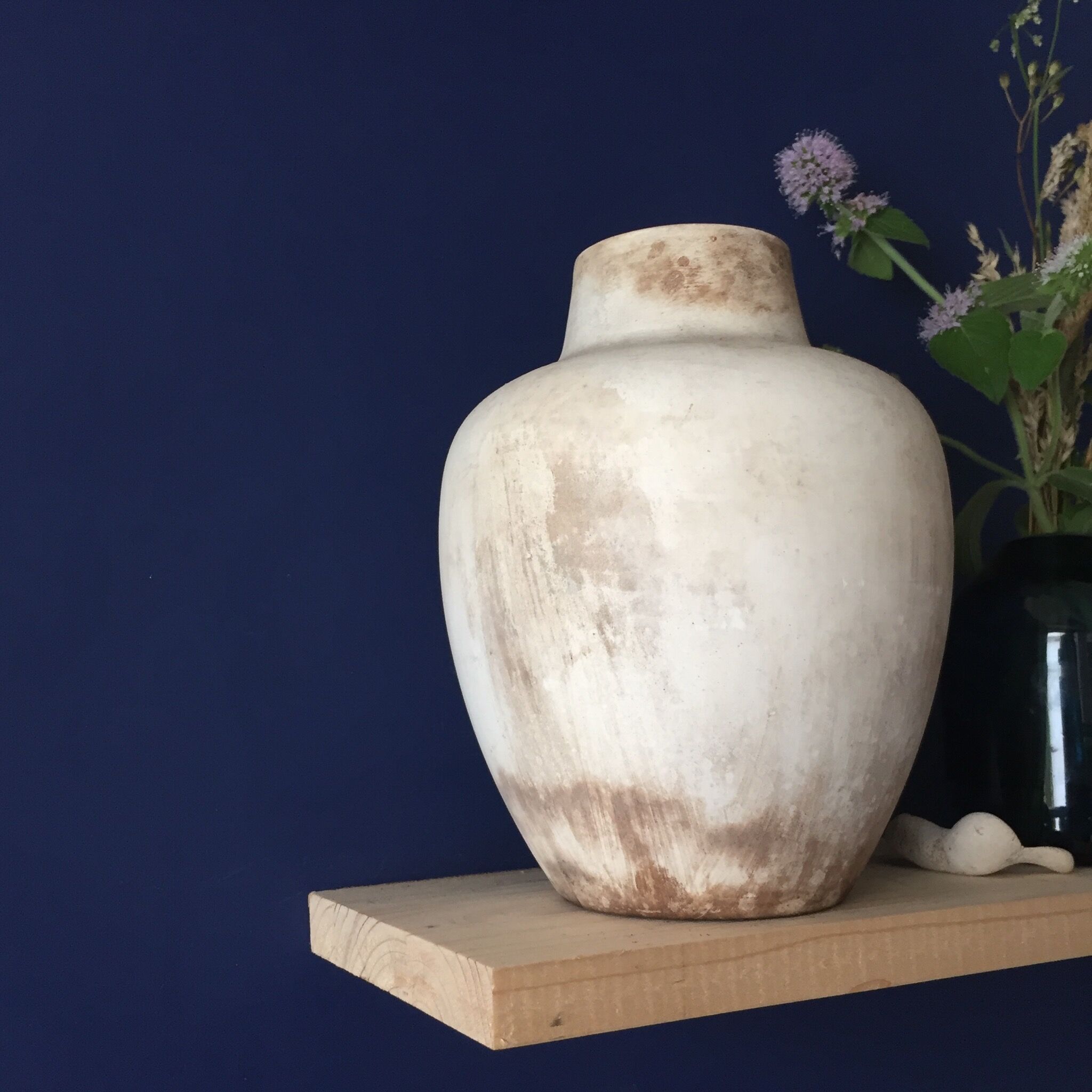 Marbled beige vase