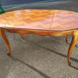 Table à manger en bois style Louis XV