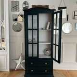 Small display case