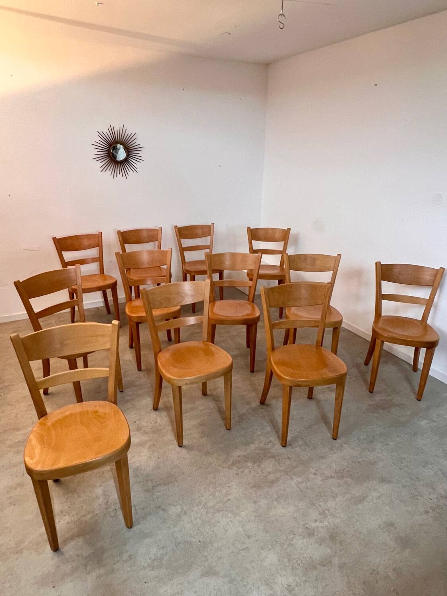 Lot 12 wooden bistro chairs by Horgen Glarus 70s vintage