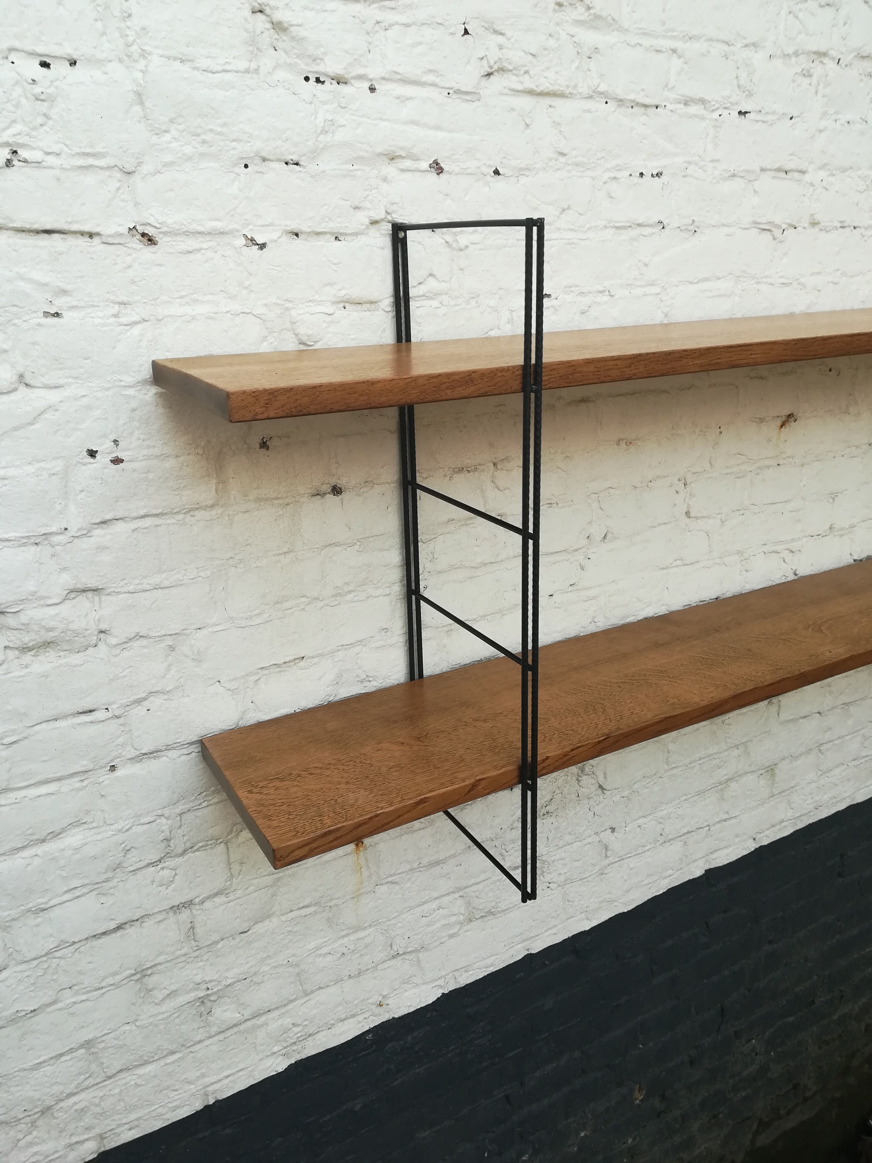 Wall shelf