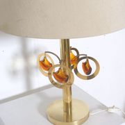 Lampe de table en laiton avec ornements en verre couleur ambre ca  1970