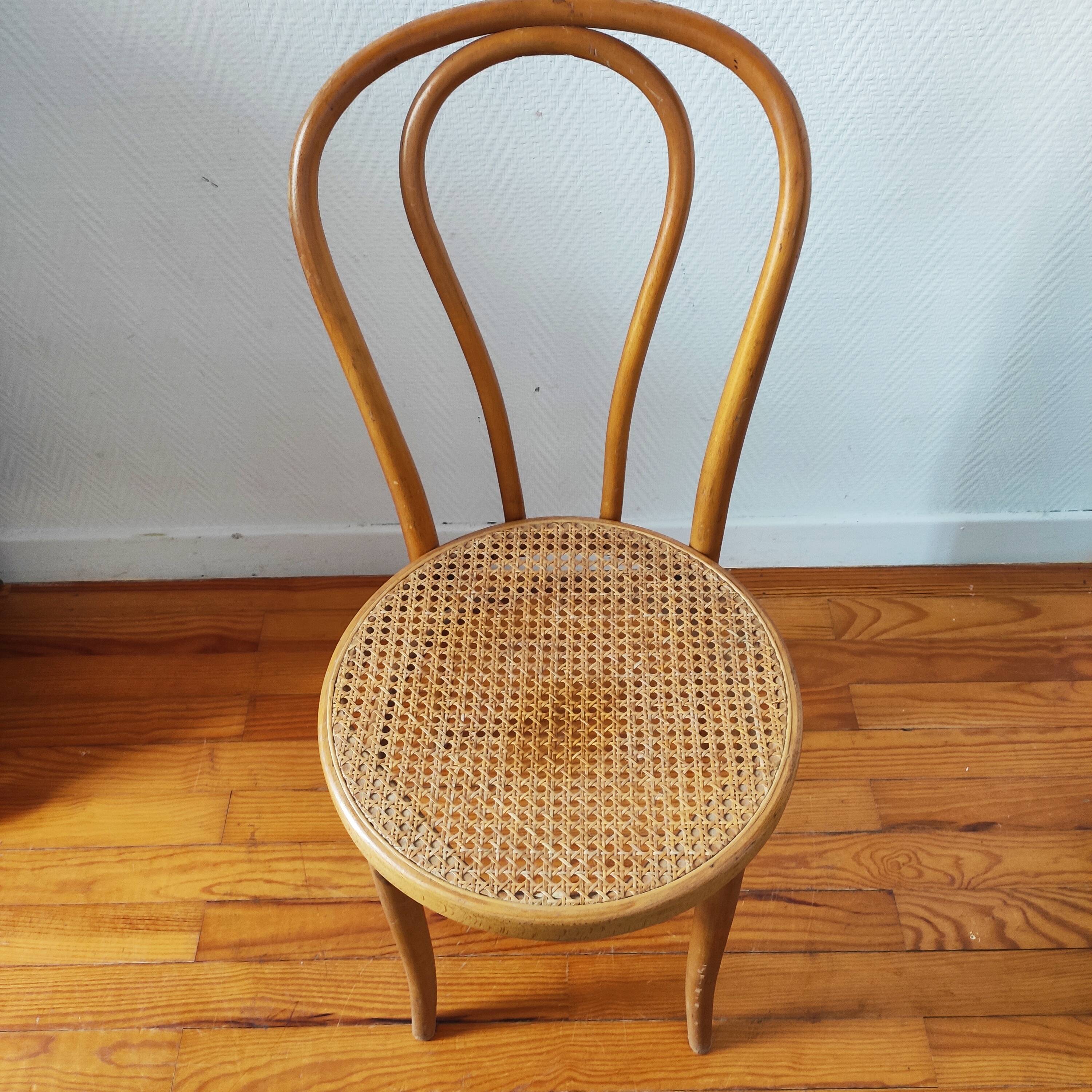 Chaise bistrot ancienne en bois blond courbé et cannage
