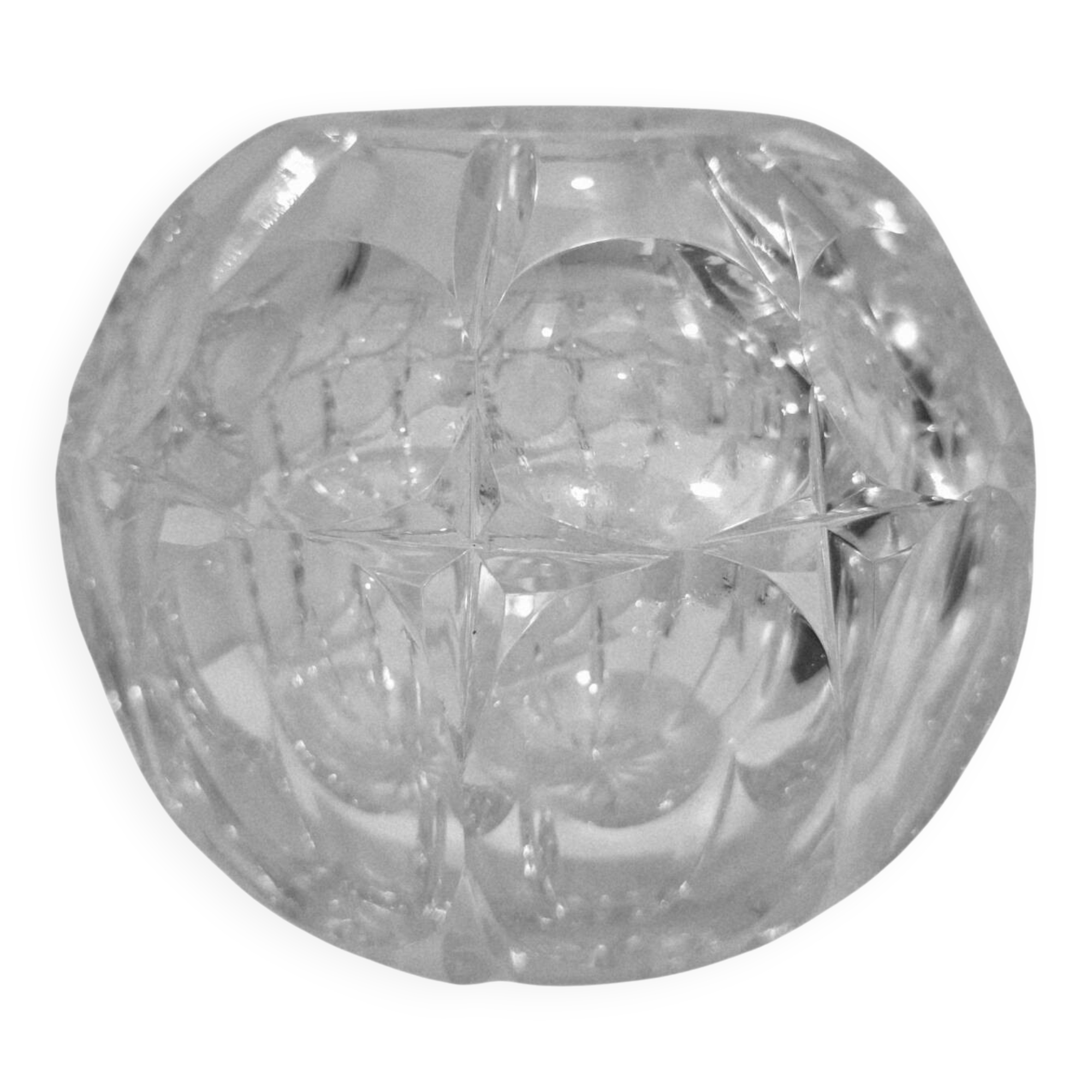 Cut crystal round vase