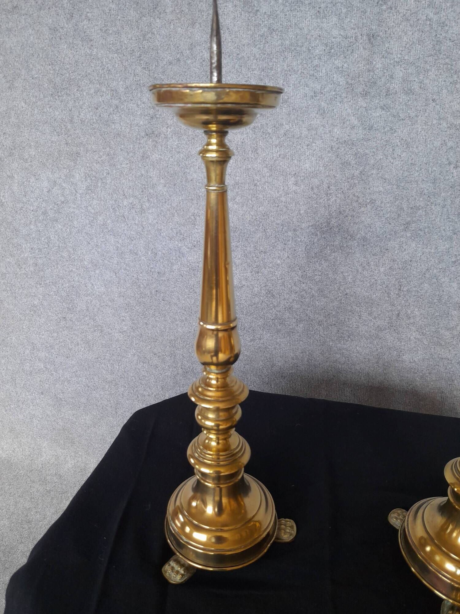pair of candlesticks (candle holder)
