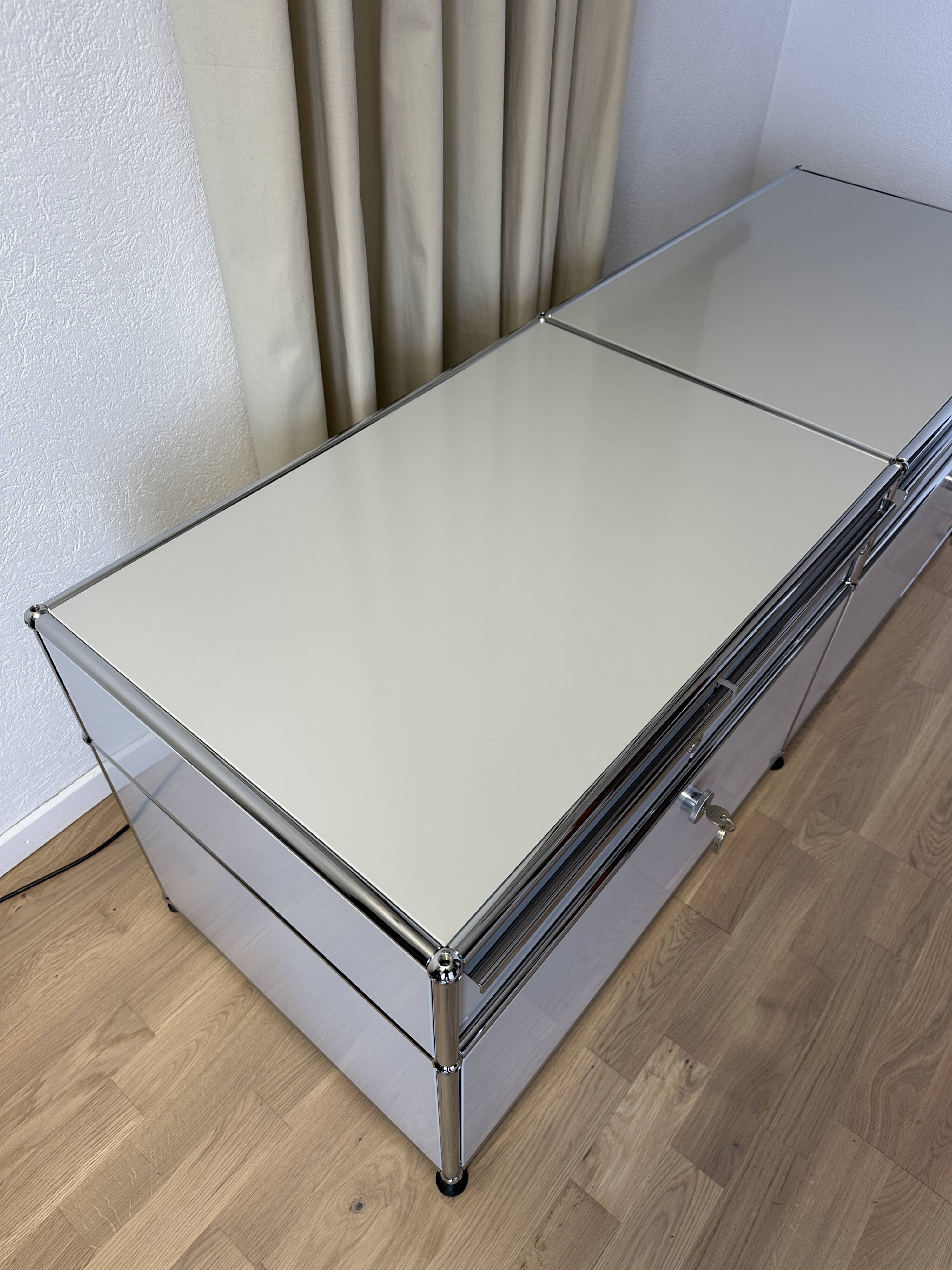 USM Haller TV unit in Light Grey