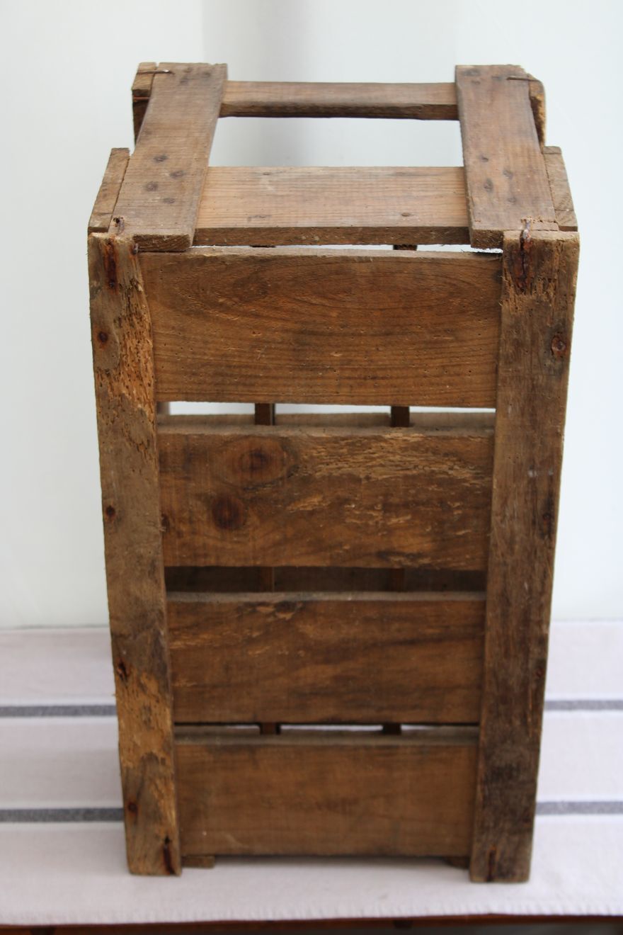Wooden bottle locker