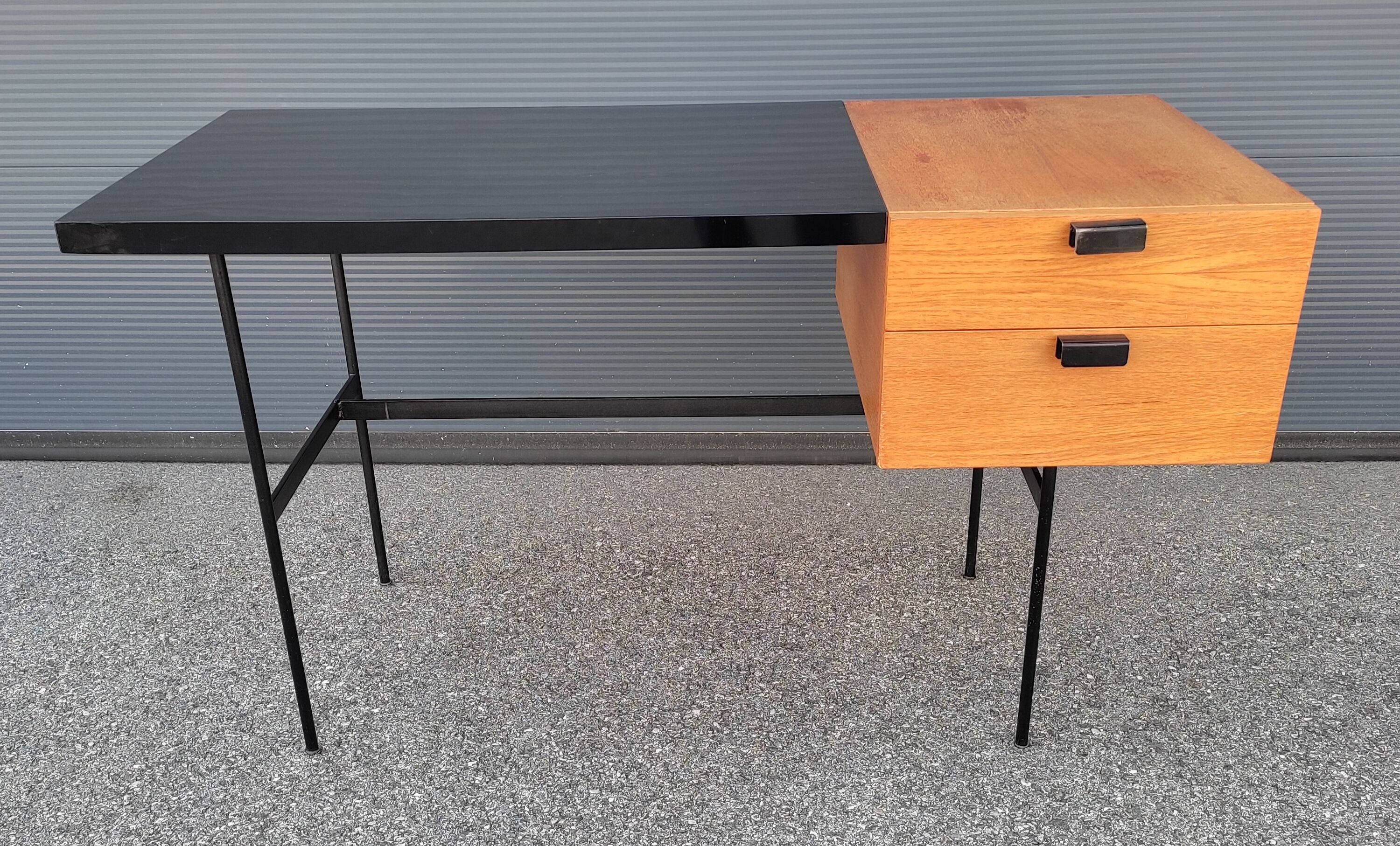 CM 141 desk by Pierre Paulin published by Thonet, 50s/60s