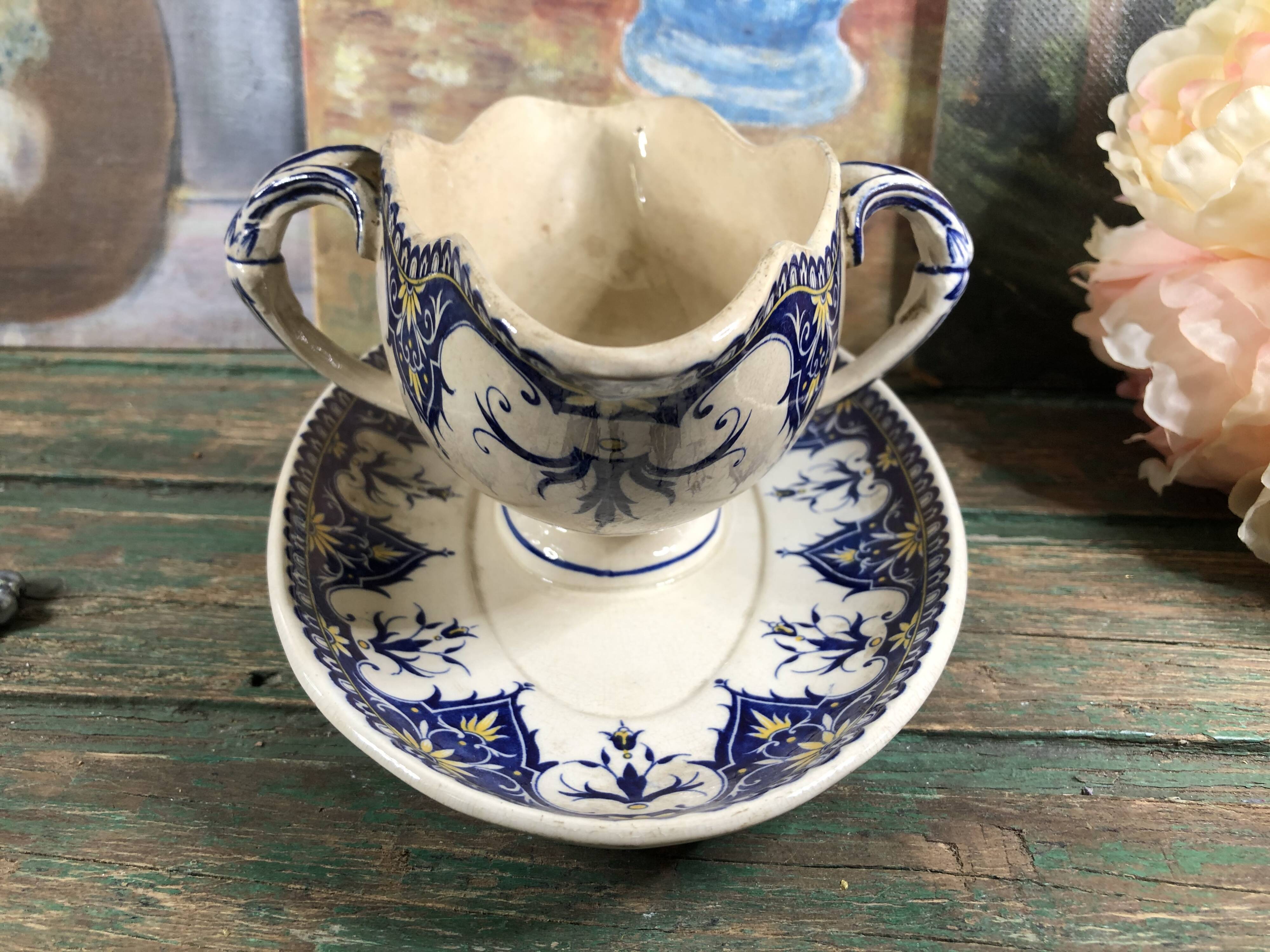 Saucière Sarreguemines modele Cluny décor arabesque bleue