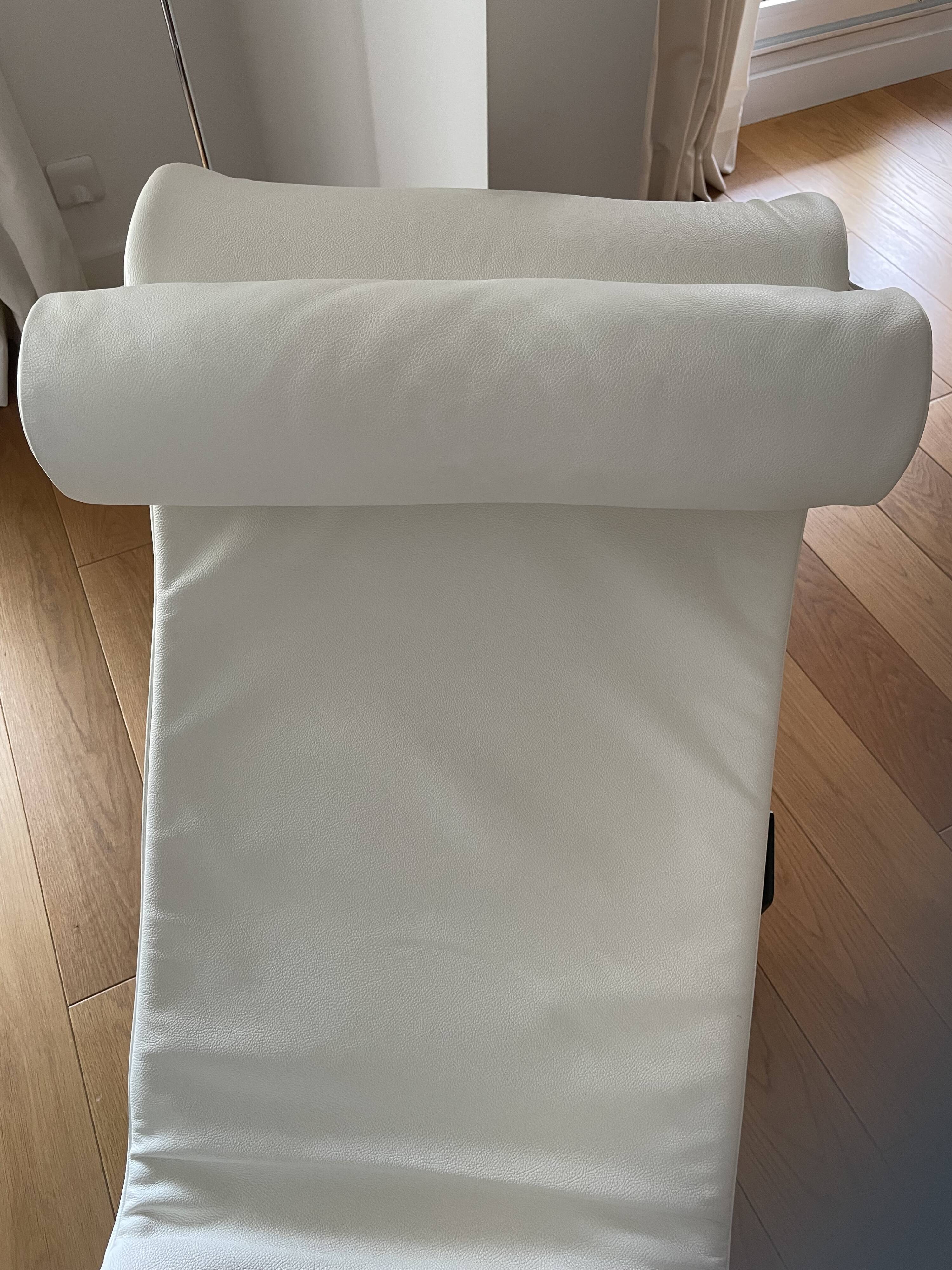 Chaise longue LC4