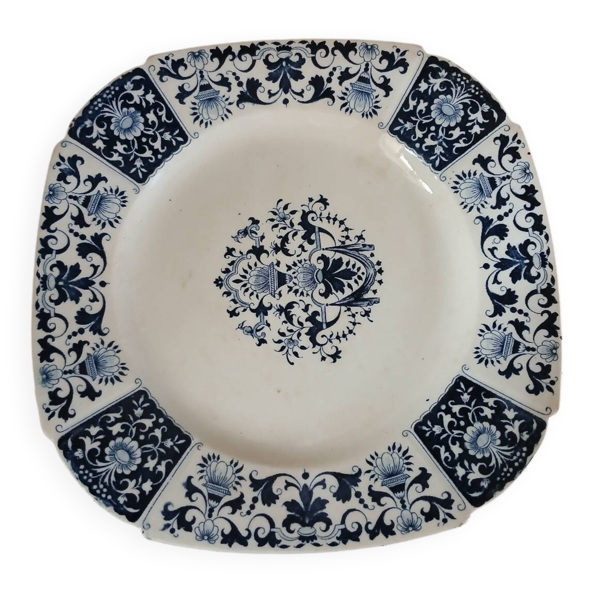 Service de 16 assiettes vintages en faïence Terre de Fer Emile BOURGEO – Le Sélectionneur - Brocante en ligne