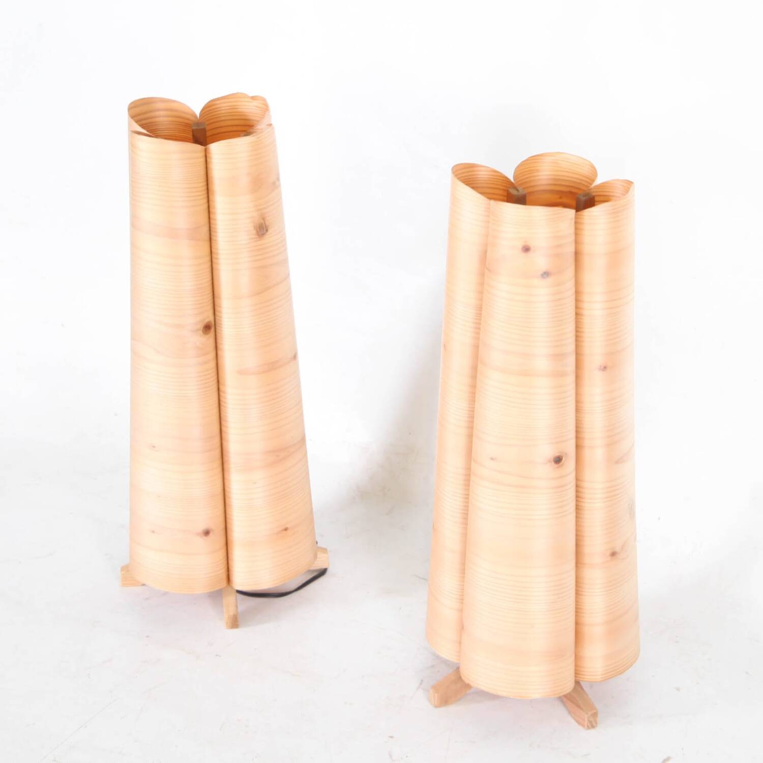 Pair of wooden lamps