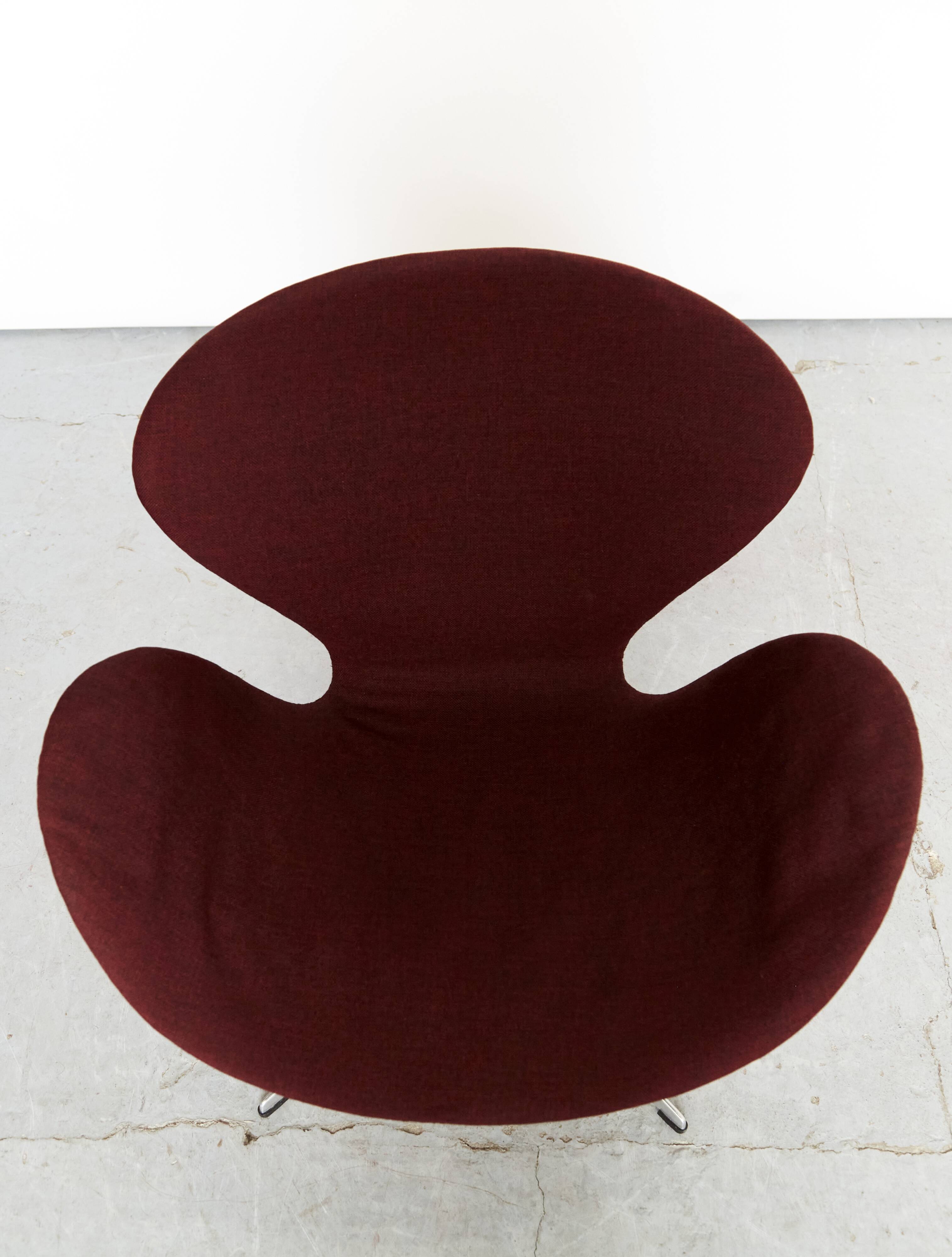 Arne Jacobsen Swan Chair for Fritz Hansen