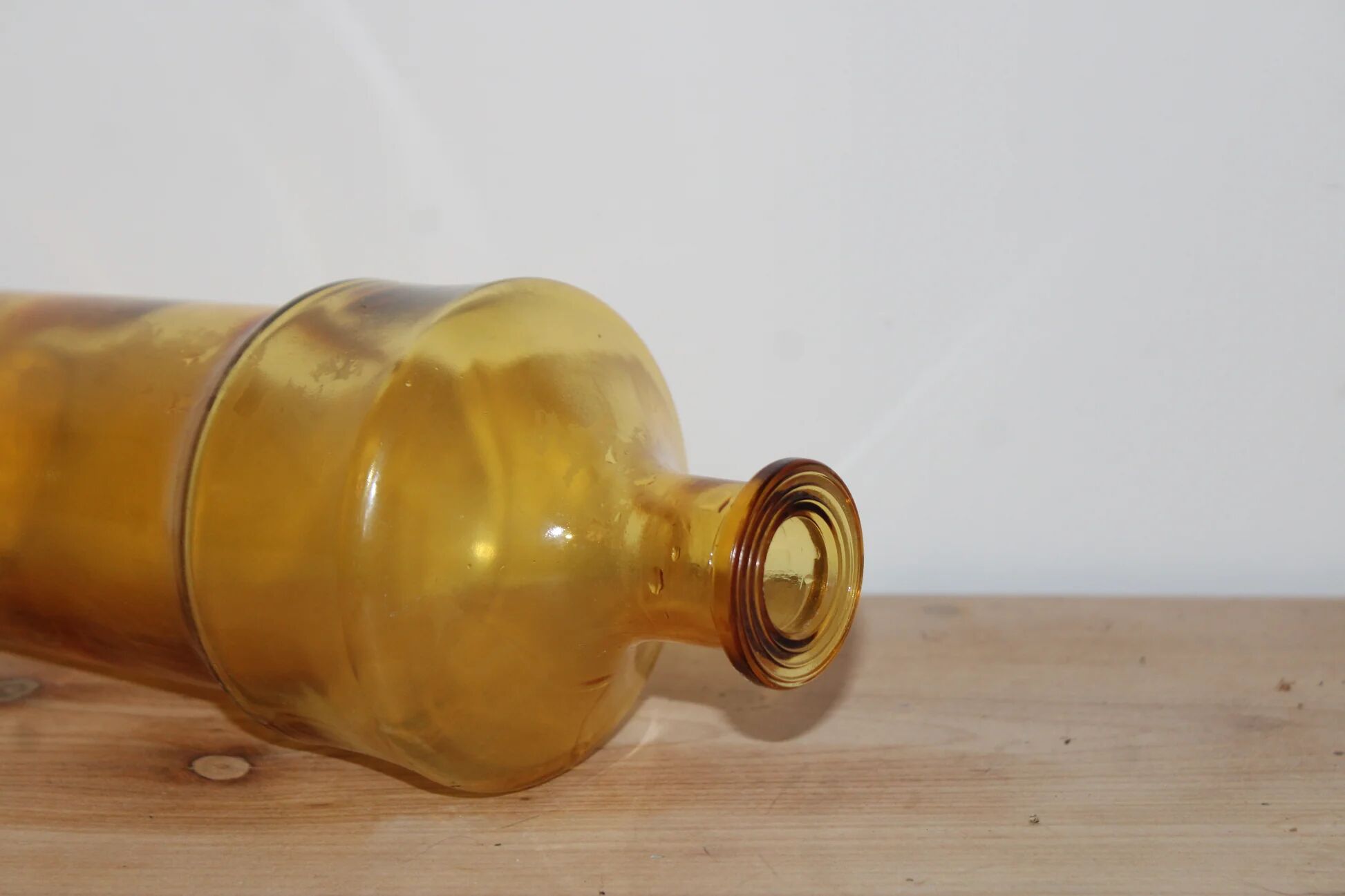 Vintage amber glass carafe with matching stopper – H 27 cm