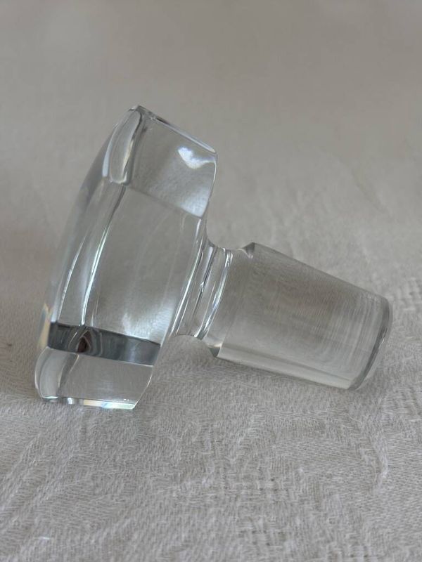 Carafe en cristal taillé de Baccarat – Estampillée et numérotée