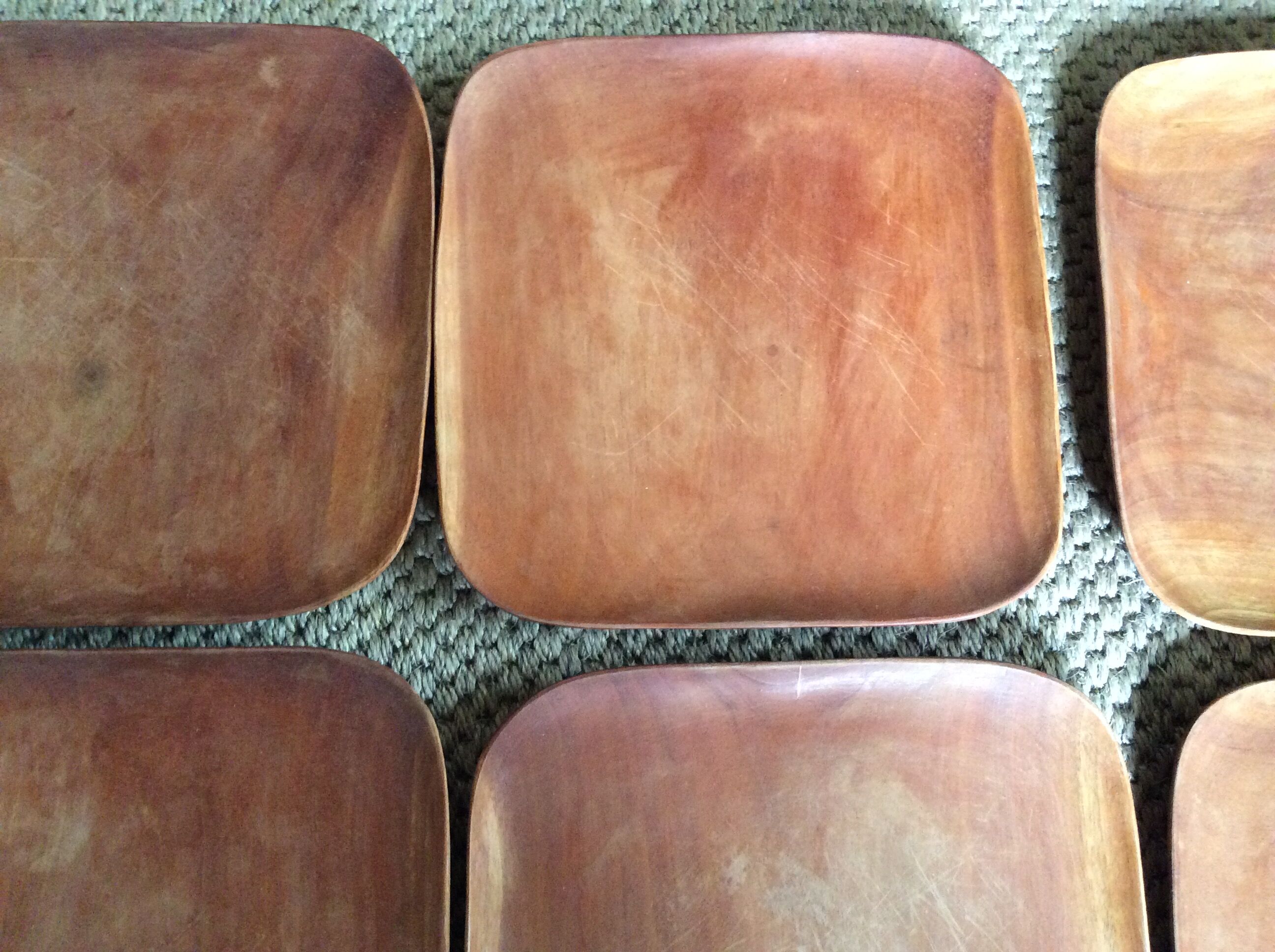 Set of 8 wooden plates