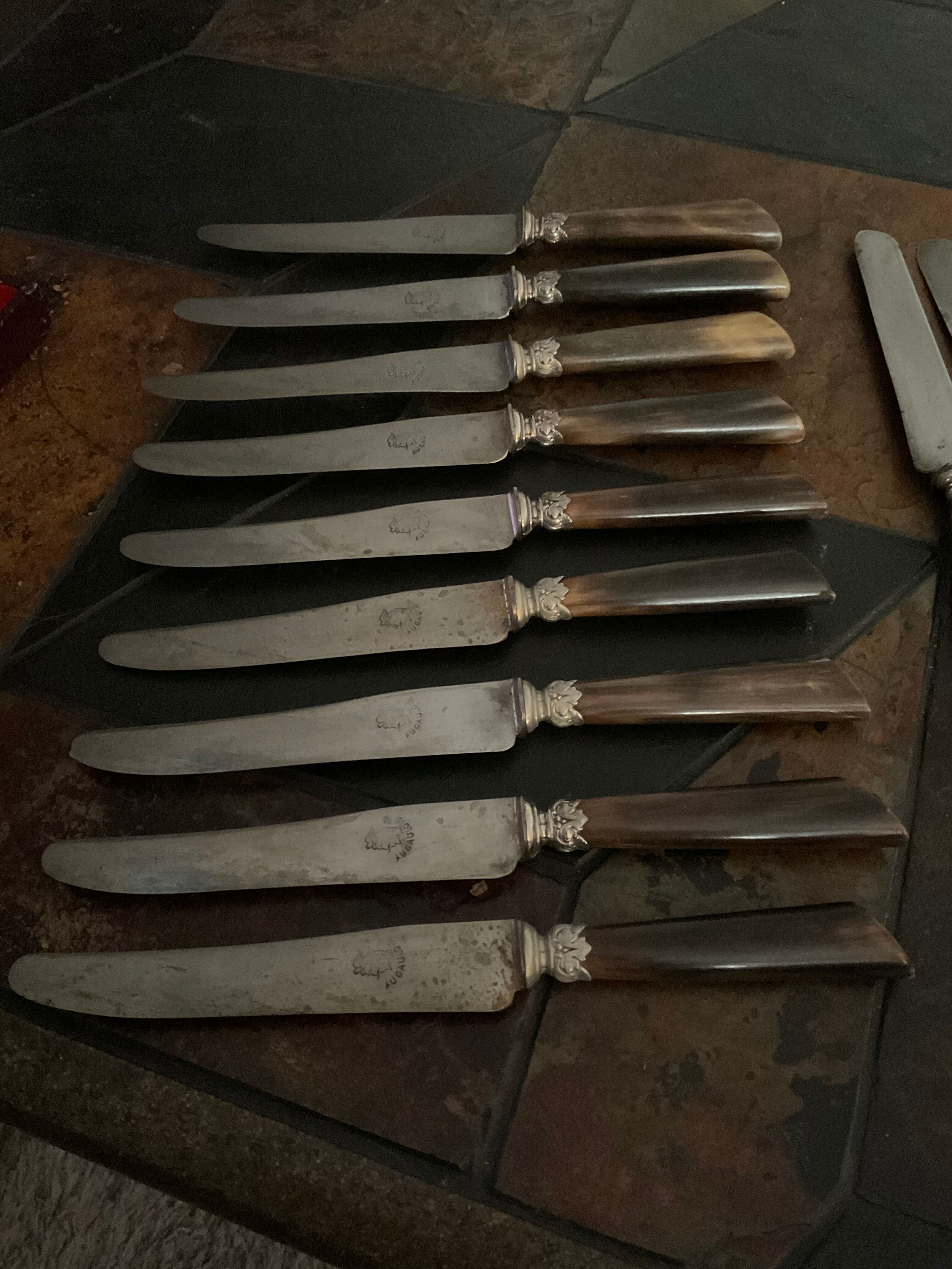 Box 9 knives +3 offered.old .