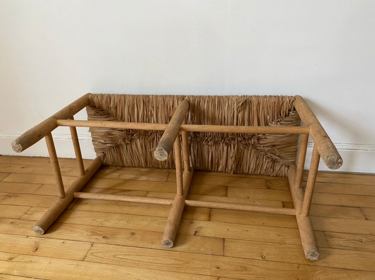 Banc en bois paillé