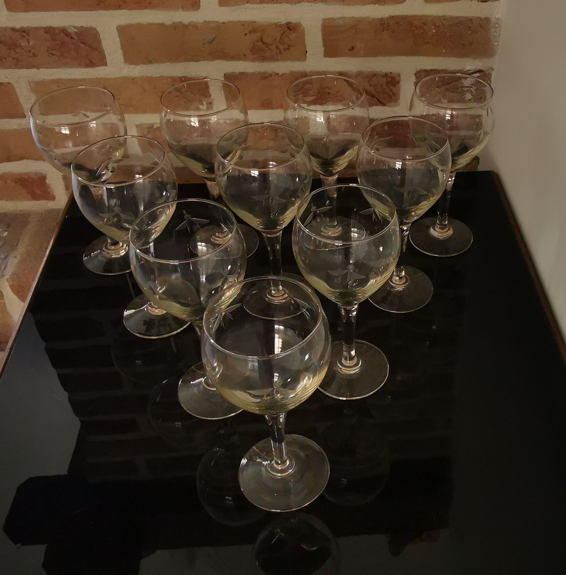 Set of 10 crystal foot "balloon" red wine glasses from the 40s-50s