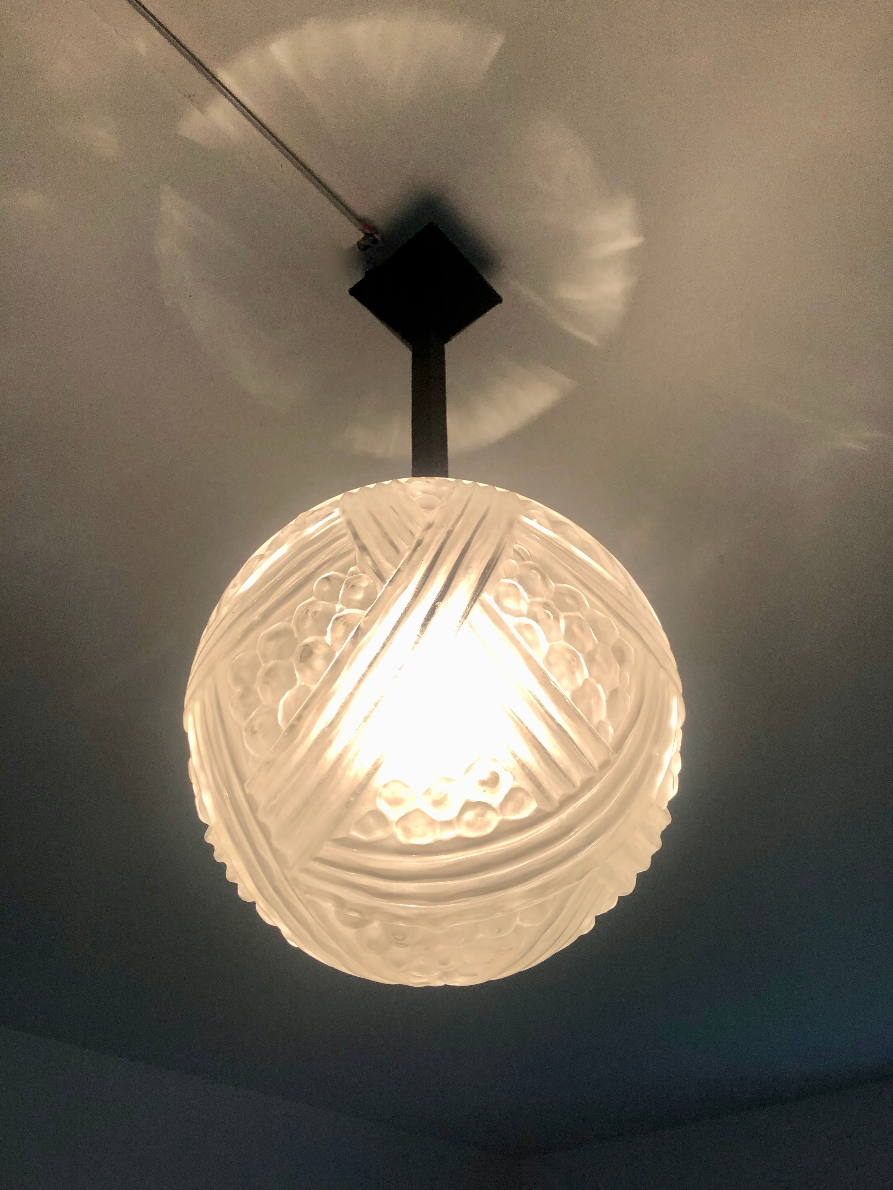Suspension Hettier Vincent & verreries des Hanots