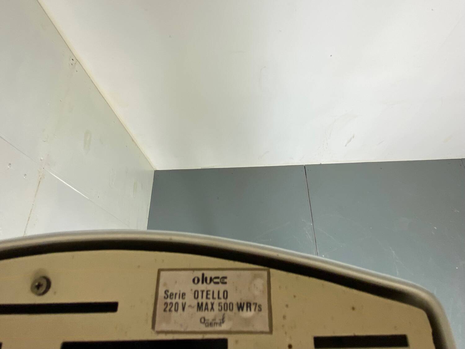 Lampadaire Mod. Otello de Bruno Gecchelin pour Oluce années 1980