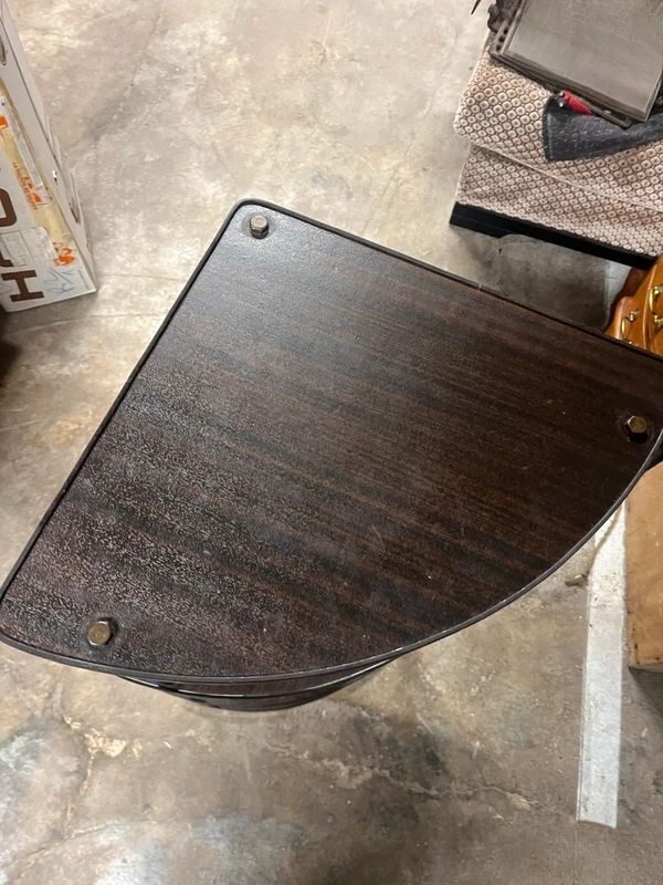 Étagère vintage d’angle