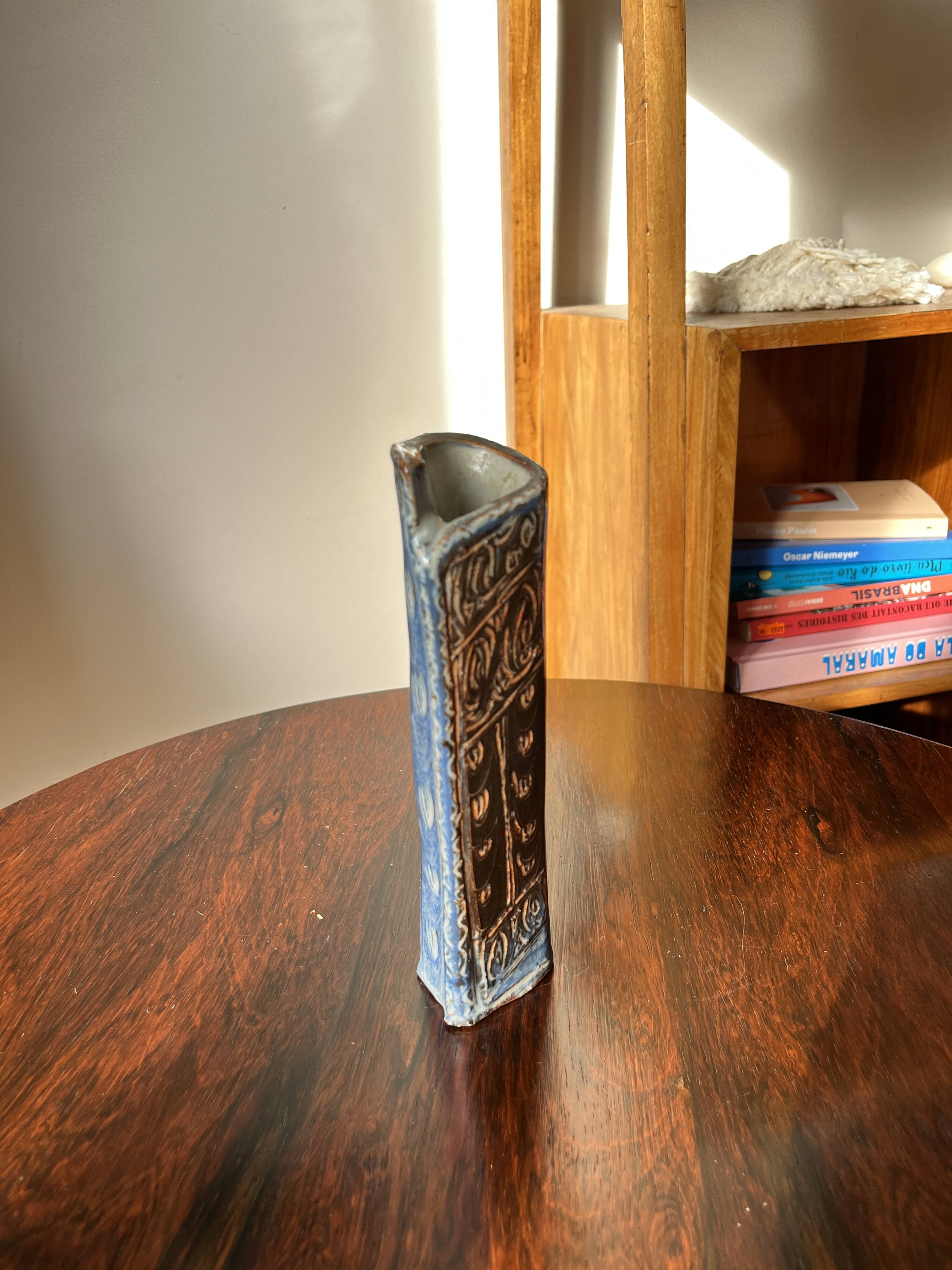 Scandinavian vase in the style of Gunnar Nylund