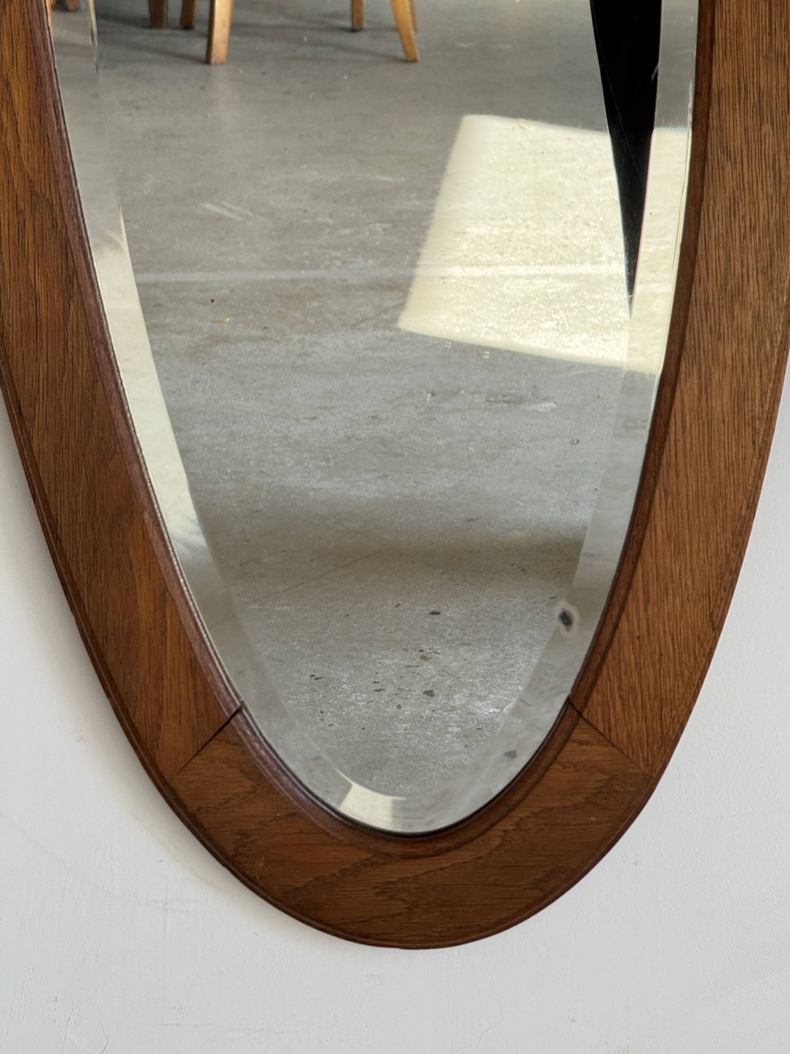 Miroir ovale vintage en chêne à glace biseautée H120 l43 P2