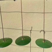 Vintage trio suspension lampshade in green and white enamelled metal.