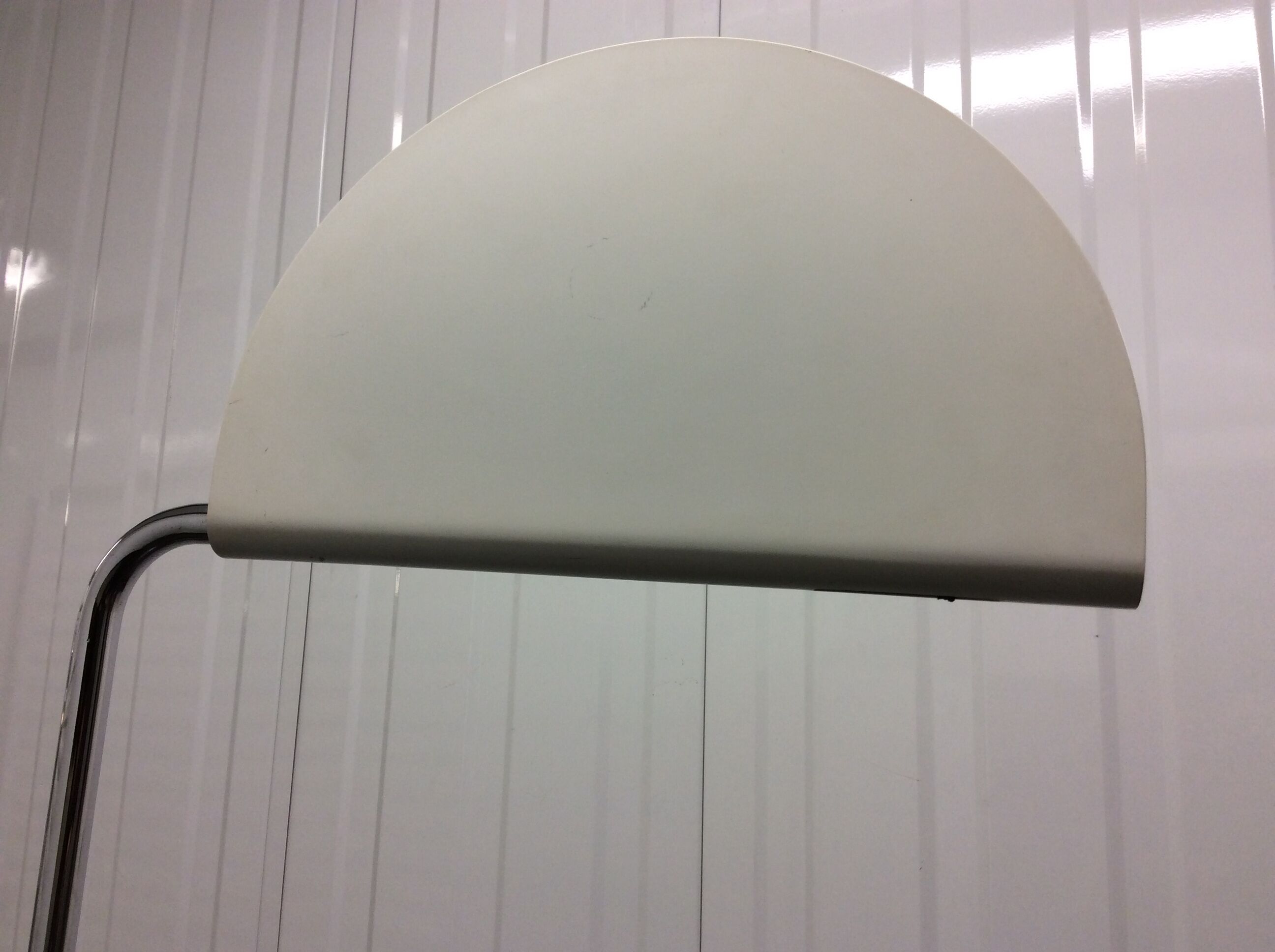 Mezzaluna by Bruno Guecchlin decreased Skipper 70s floor lamp