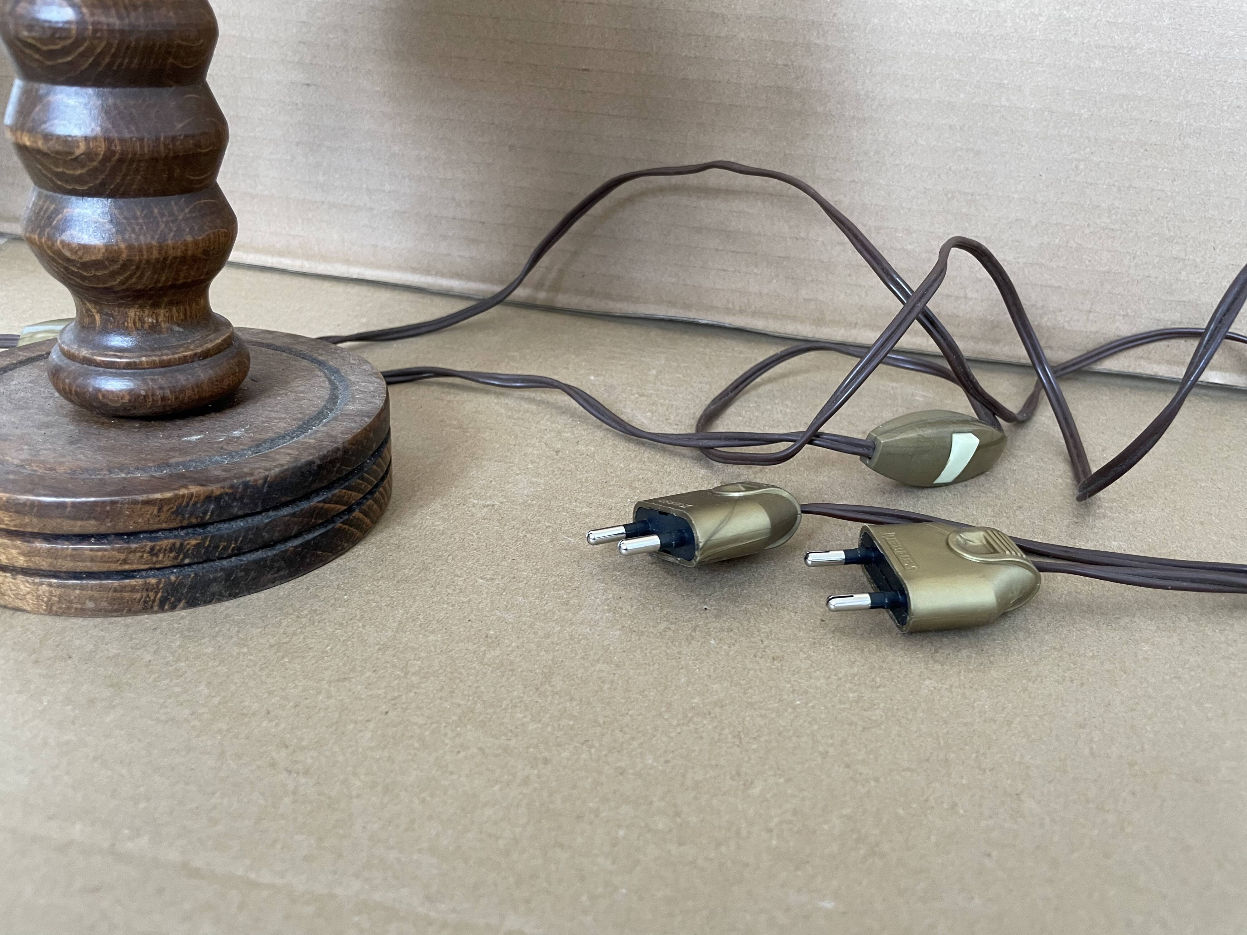 Lot de 2 lampes en bois anciennes