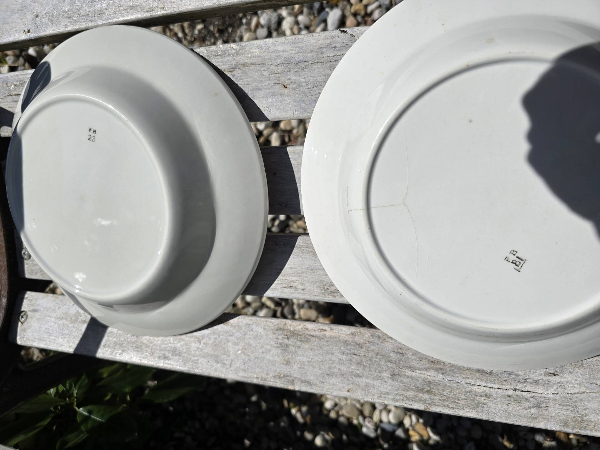 Many old round and long plates from the 60s and 70s.