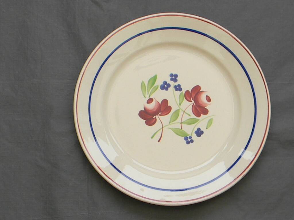 Set of 6 Luneville earthenware dessert plates. Bagatelle model.