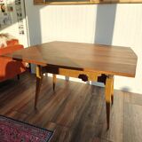 Table à manger et table basse vintage en une seule pièce