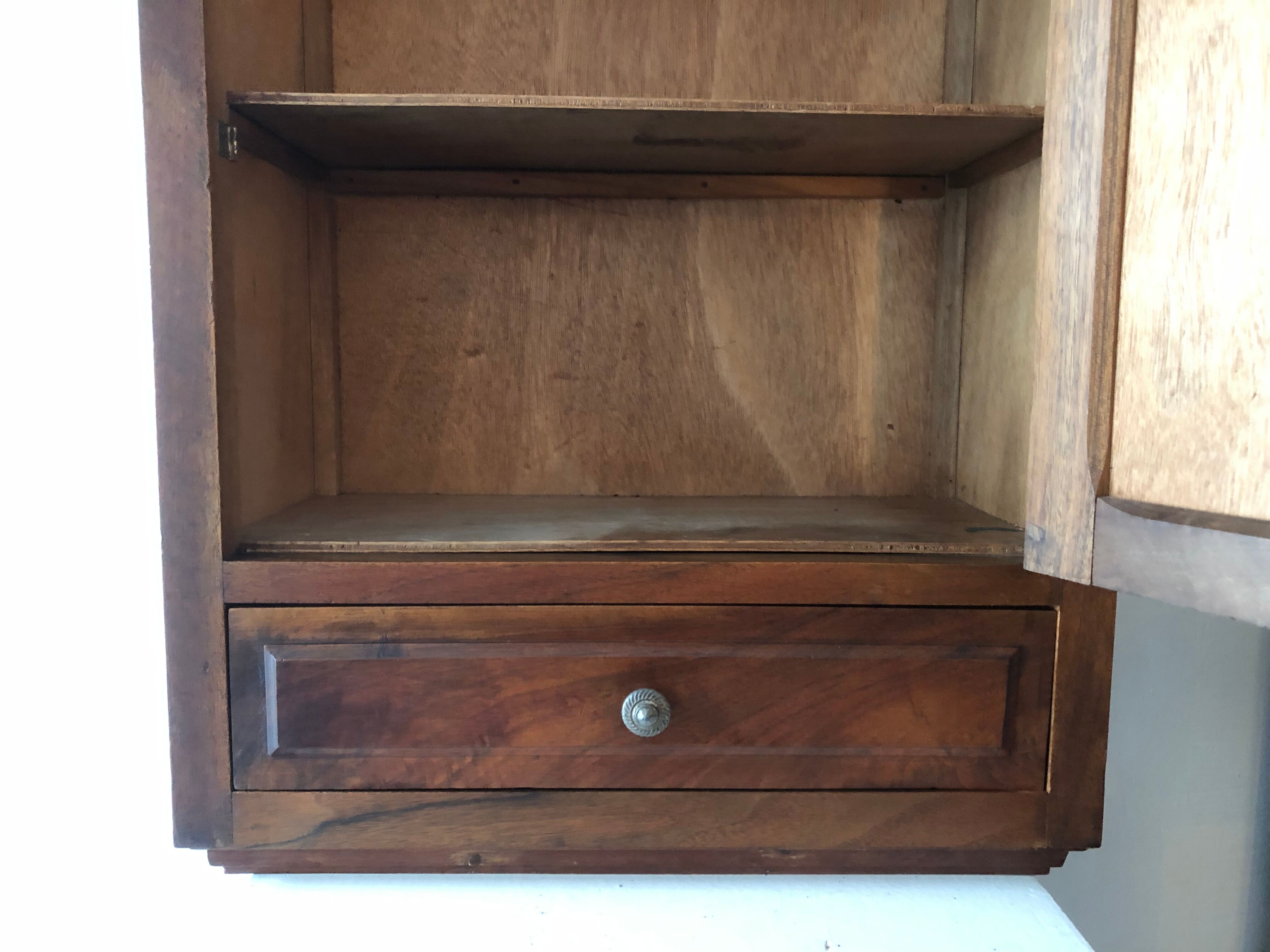 Armoire à pharmacie en bois vintage