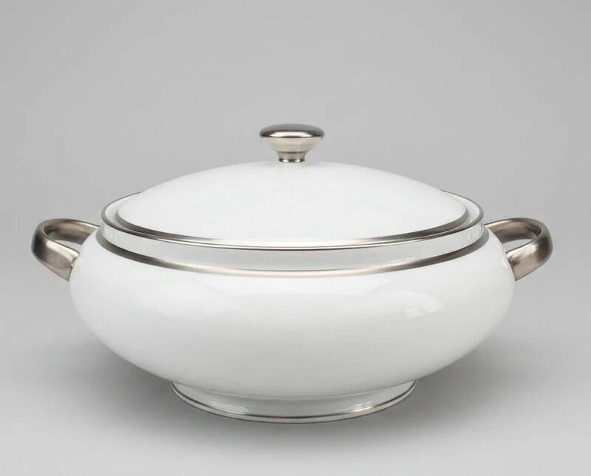 Raynaud soup tureen model Fontainebleau platinum