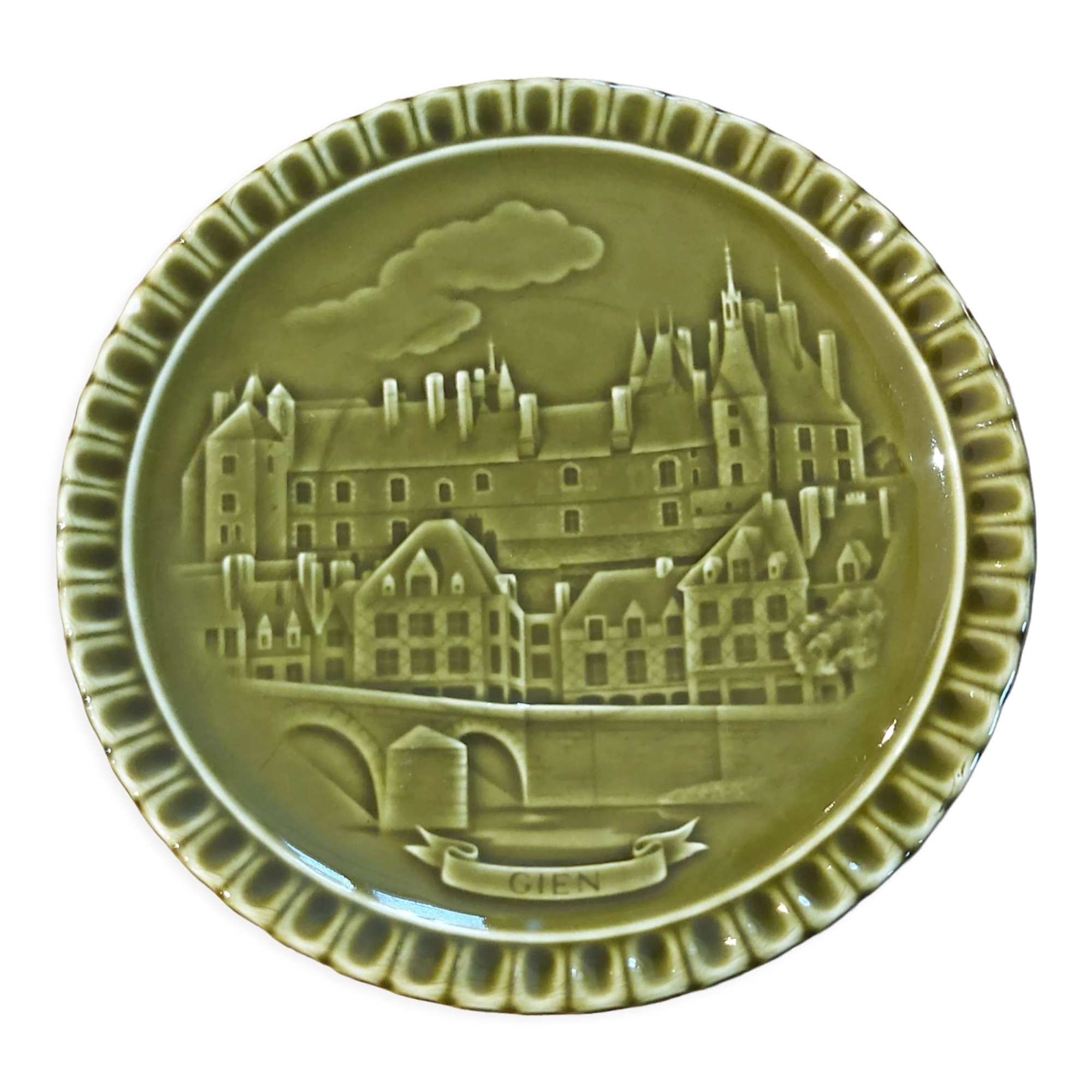 Plate faience of gien castle of gien