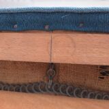 Fauteuil danois des années 1970 par Fritz Hansen, en laine de mobilier, bois de hêtre.