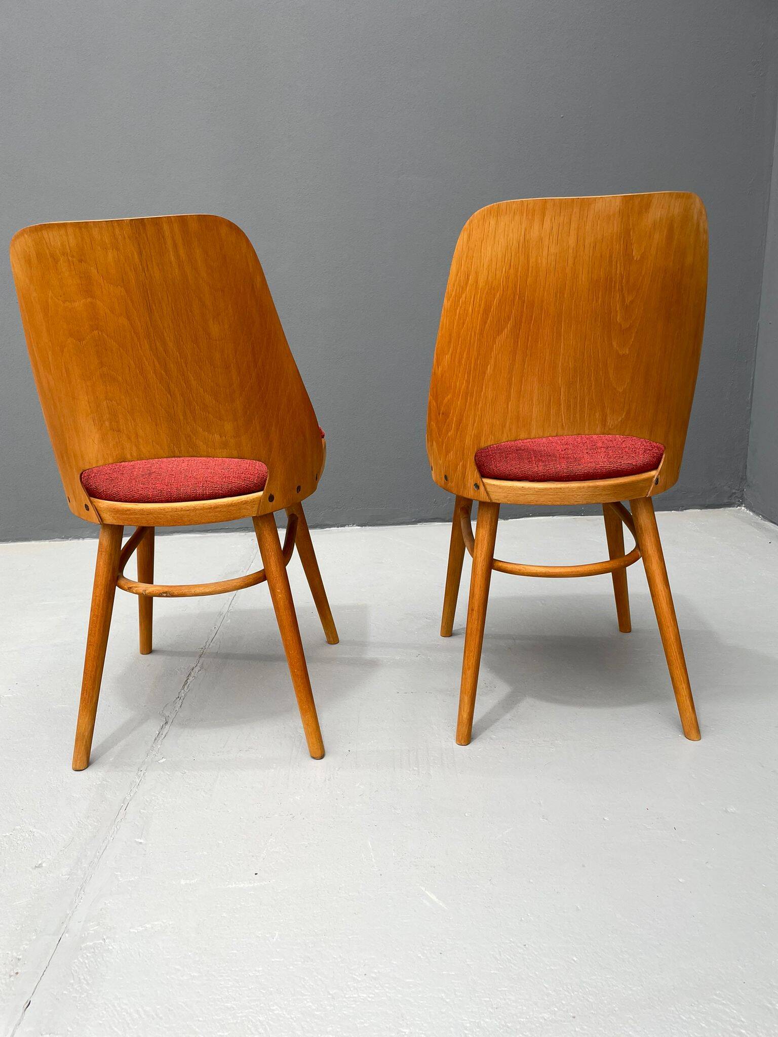 Pair of TON Model 514 Dining Chairs – Radomír Hofman, 1960s