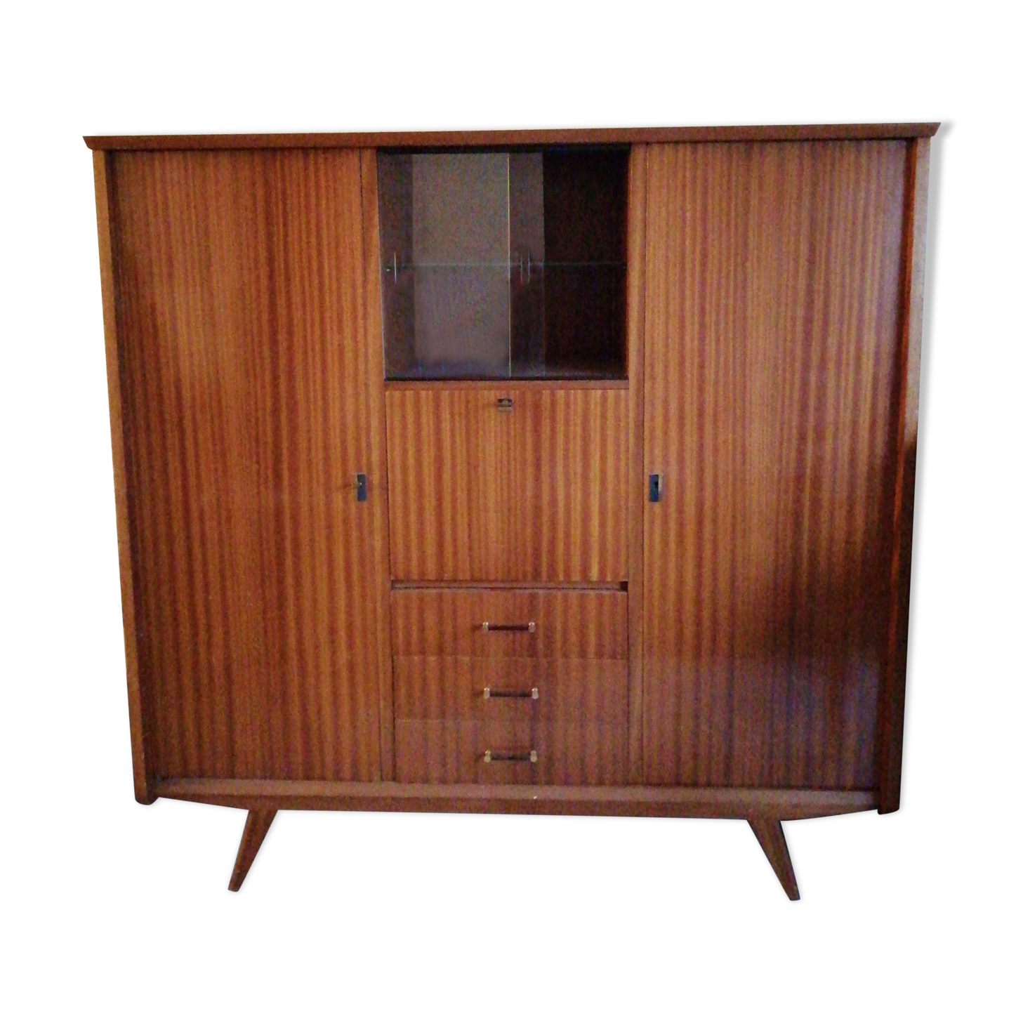 Wardrobe secretary
