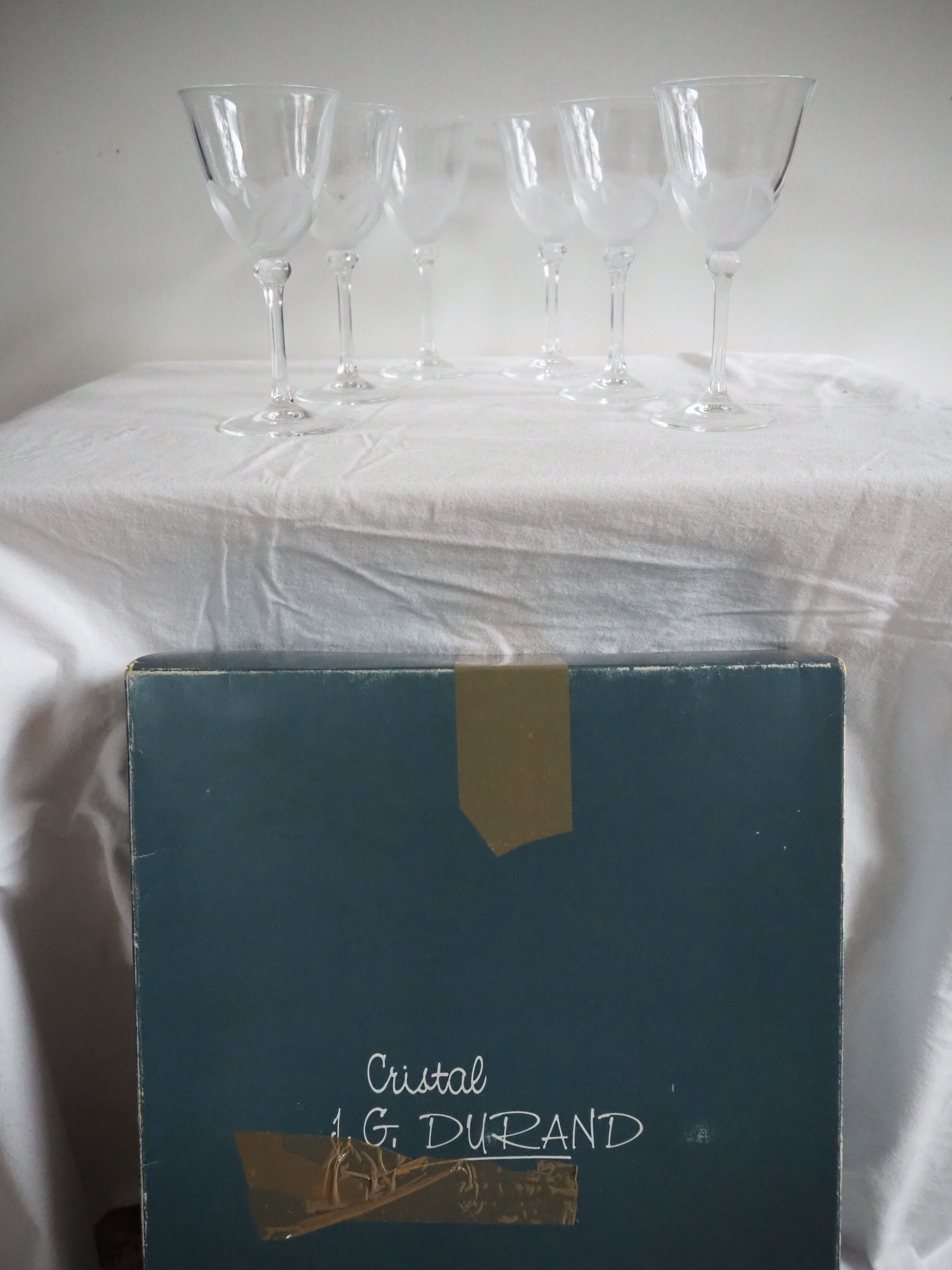 Crystal wine glasses in their boxes - JG Durand, collection florence « satine » 18 cl